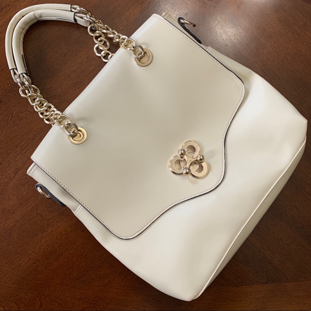Lovely Cream Handbag w. Removable Strap